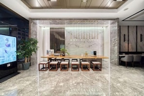 Lobby lounge