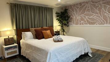 2 bedrooms, desk, iron/ironing board, travel crib