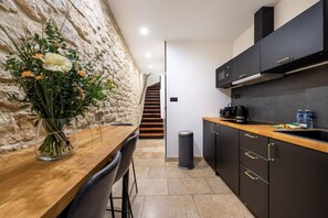 موقد طهي مسطح، ماكينة لصنع القهوة/الشاي، محمصة خبز