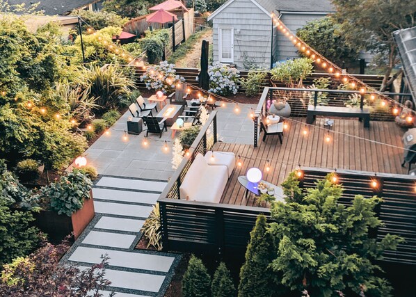 屋外ダイニングエリア