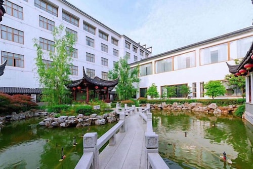 SuiningShuiyueHotel