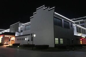 Unclassified image, 4 of 58, button - SuiningShuiyueHotel (Suining)