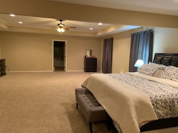 4 bedrooms, WiFi, bed sheets