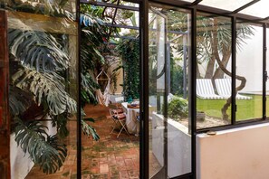 Interior - Charming Apt | Heated Pool & Private Garden (Lisboa)