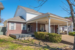 Exterior - All in one Central destination w. privacy pool close to Track and Lake Hamilton (Hot Springs)
