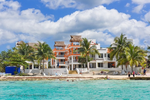 Gorgeous 3BR condo ON THE BEACH! Great value and location! Cleaned Daily!