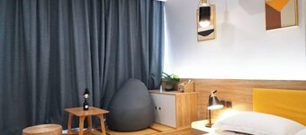 Spacebox Hotel (Shanghai Jiao Tong University)