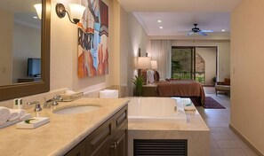 2 bedrooms, desk, iron/ironing board, WiFi - Two bedroom suite at Villa Del Palmar resort, Danzante Bay TPC golf course. (Ensenada)