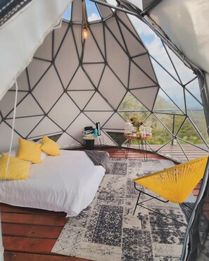 Tente Standard, balcon, vue montagne