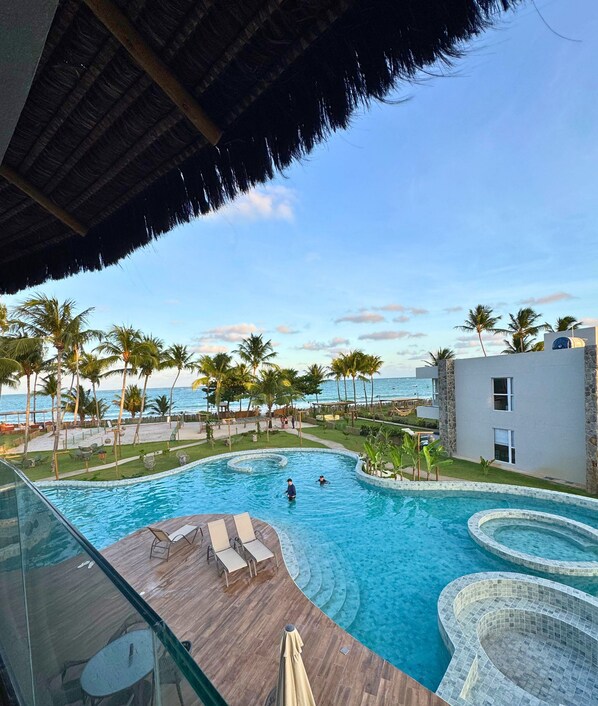 2 outdoor pools