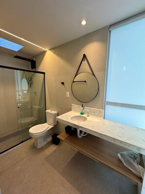 Villa | Bathroom | Shower, towels