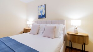 2 quartos, ferros/tábuas de passar roupa, Wi-Fi de cortesia