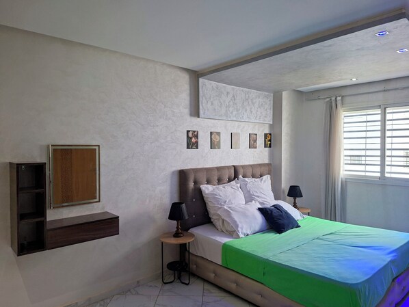 2 Schlafzimmer, Schreibtisch, Reisekinderbett, kostenloses WLAN