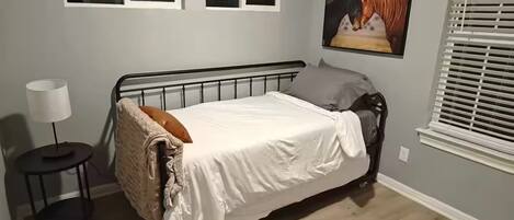 2 bedrooms, iron/ironing board, WiFi, bed sheets