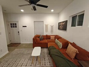 Living area - The Resting Spot (San Antonio)