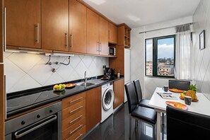 Mikrovågsugn, ugn, spishäll och diskmaskin