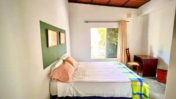 2 bedrooms, desk, free WiFi, bed sheets