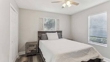 2 chambres, fer et planche Ă repasser, Wi-Fi, draps fournis