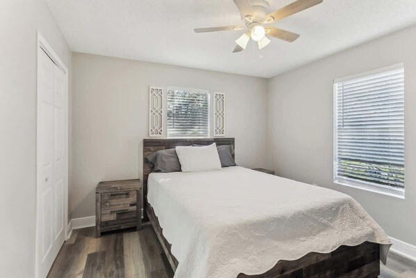 2 bedrooms, iron/ironing board, WiFi, bed sheets