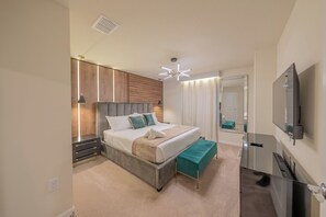 7 bedrooms, WiFi, bed sheets
