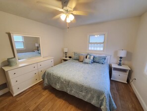3 bedrooms, iron/ironing board, WiFi, bed sheets - Headline (St. Augustine Beach)