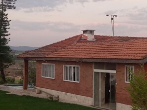 المنشأة من الخارج