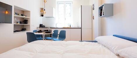 1 slaapkamer, een strijkplank/strijkijzer, gratis wifi, beddengoed