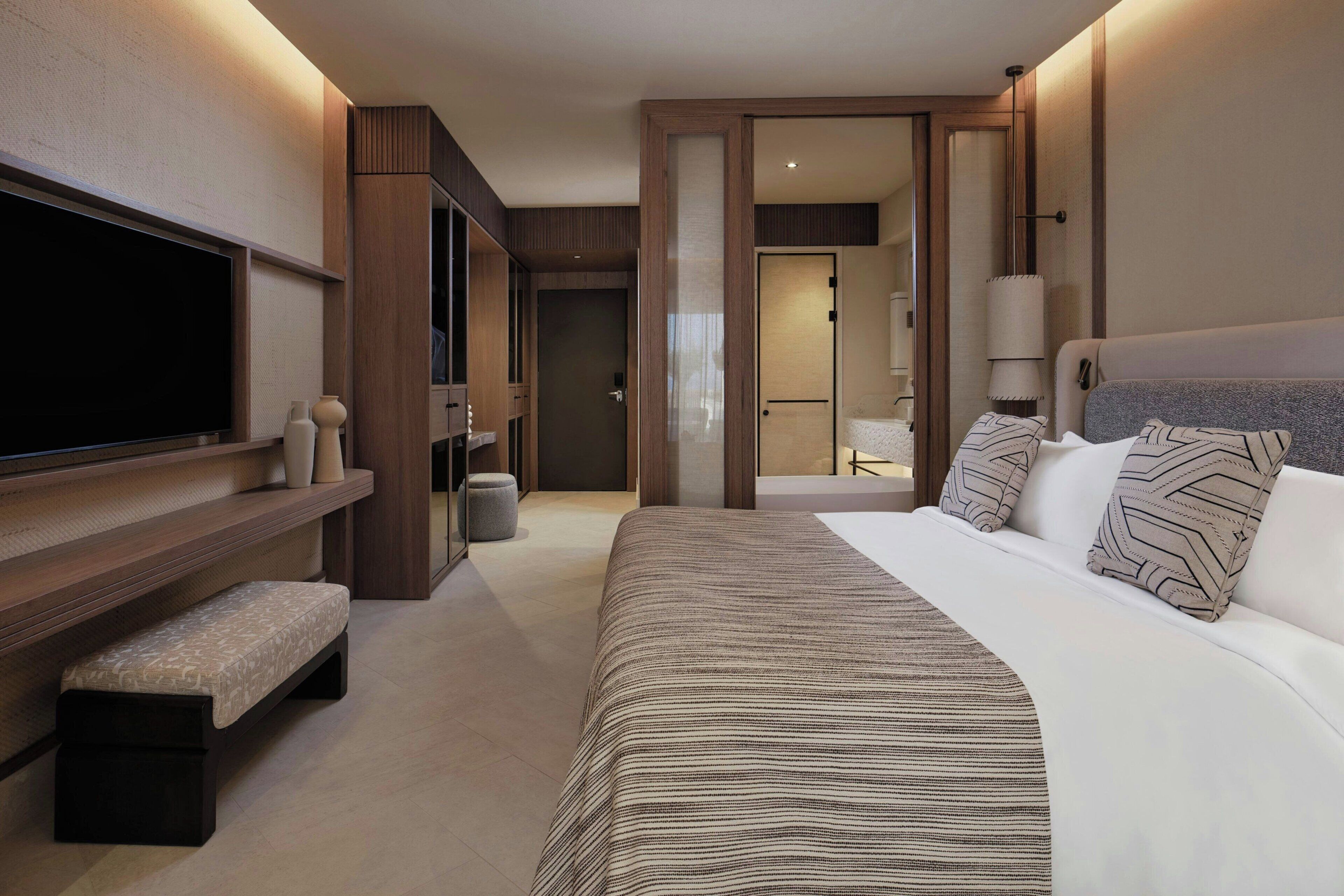 Minibar, caja de seguridad en la habitación y cortinas blackout 