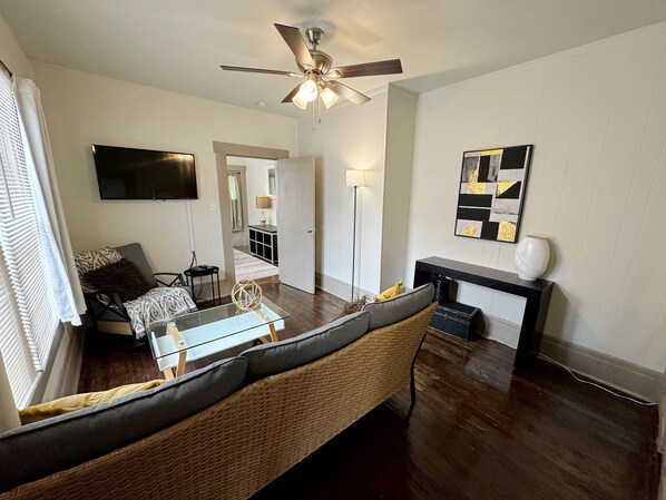 Living area - Midtown Bungalow (San Antonio)