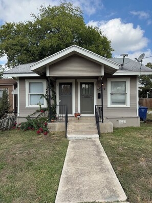 Exterior detail - Midtown Bungalow (San Antonio)