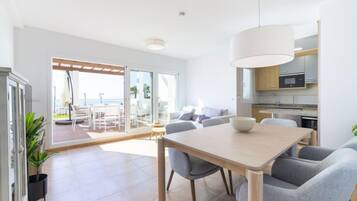 House, 4 Bedrooms, Terrace | Dining