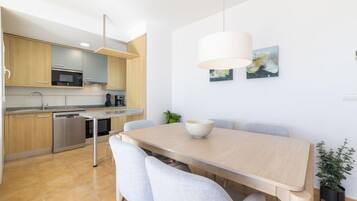 House, 4 Bedrooms, Terrace | Dining