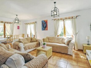 Huis, meerdere slaapkamers | Woonruimte