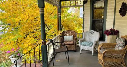Vintage Haus - Cheerful, Elegant, Old World Modern