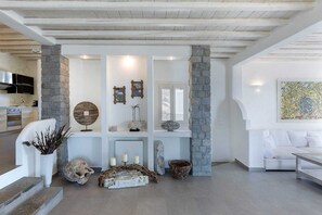 TV, fireplace, stereo, offices - Villa Pergisos Mykonos (Mykonos)