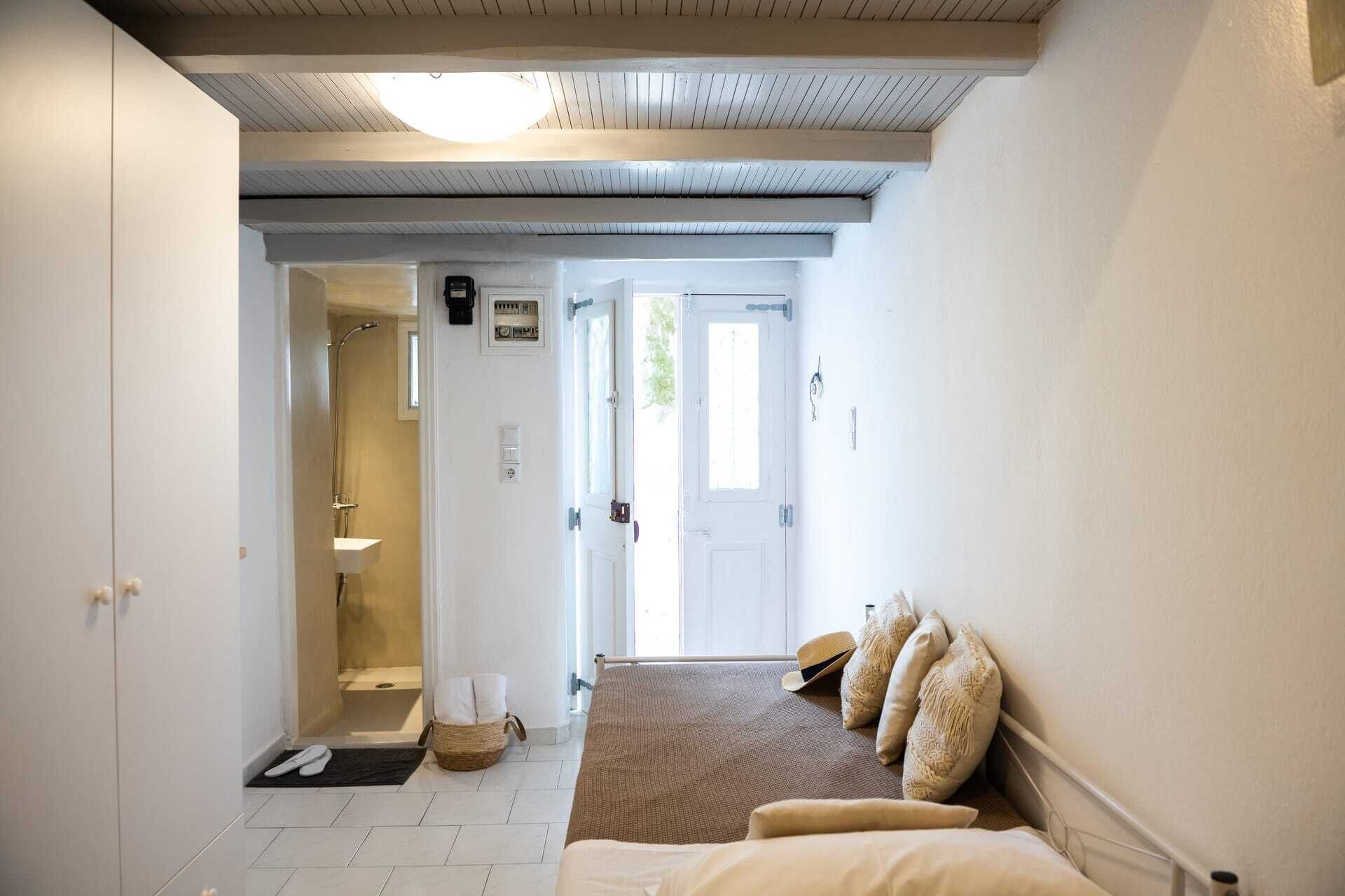 1 bedroom, iron/ironing board, internet, bed sheets