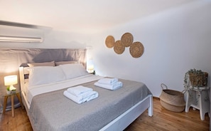 1 bedroom, iron/ironing board, Internet, bed sheets