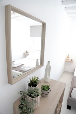 1 bedroom, iron/ironing board, free WiFi, bed sheets - By Whitelist Mykonos (Mykonos)