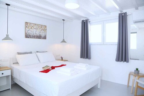 By Whitelist Mykonos