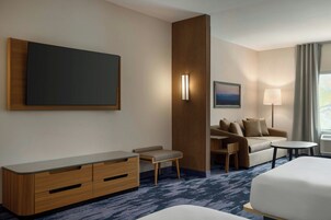 Executive Suite, Multiple Beds | Blackout drapes, iron/ironing board, free WiFi, bed sheets