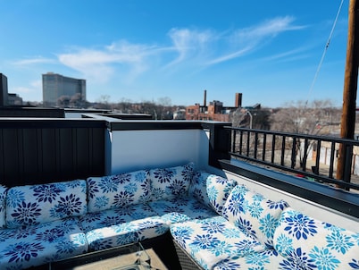 Perfect getaway in Corktown!