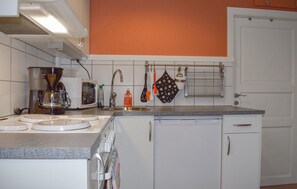 Refrigerador, placa de cocina, cafetera/tetera