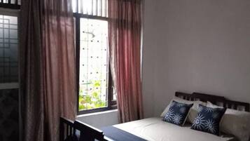 3 chambres, fer et planche Ă repasser, Wi-Fi, draps fournis