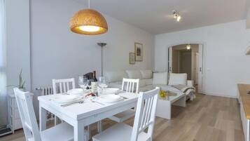 House, 3 Bedrooms | Dining