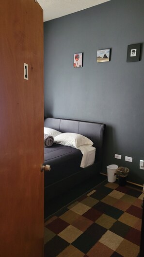 1 Schlafzimmer, Schreibtisch, BĂŒgeleisen/BĂŒgelbrett, kostenloses WLAN