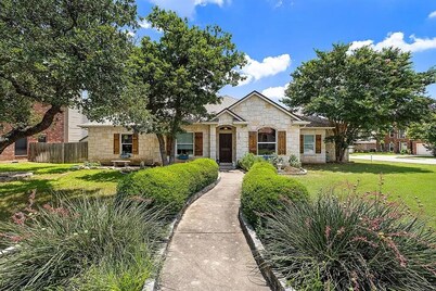 Charming 3-bedroom house in Round Rock with nice neighborhood