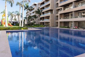 Pool - Departamento Moderno y Minimalista en San Lucas (El Tezal)