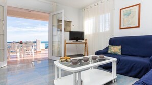 Unclassified image, 4 of 12, button - Global Karina - By Global Rental Holidays 8651 (Peniscola)