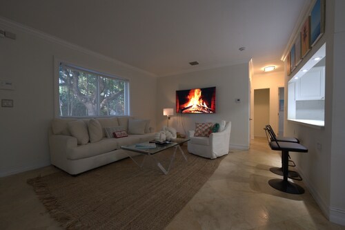 Biscayne Park 3BD2BA Spacious