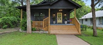The Pinewood House - 3-bedroom house in the heart of Waco